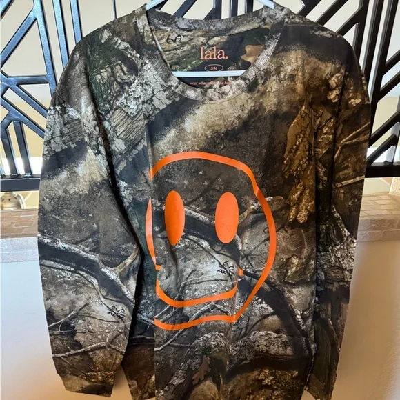 Dressed in LaLa oversized Smiley Camo ๐ฅ๐๐ผ - Picture 1 of 5